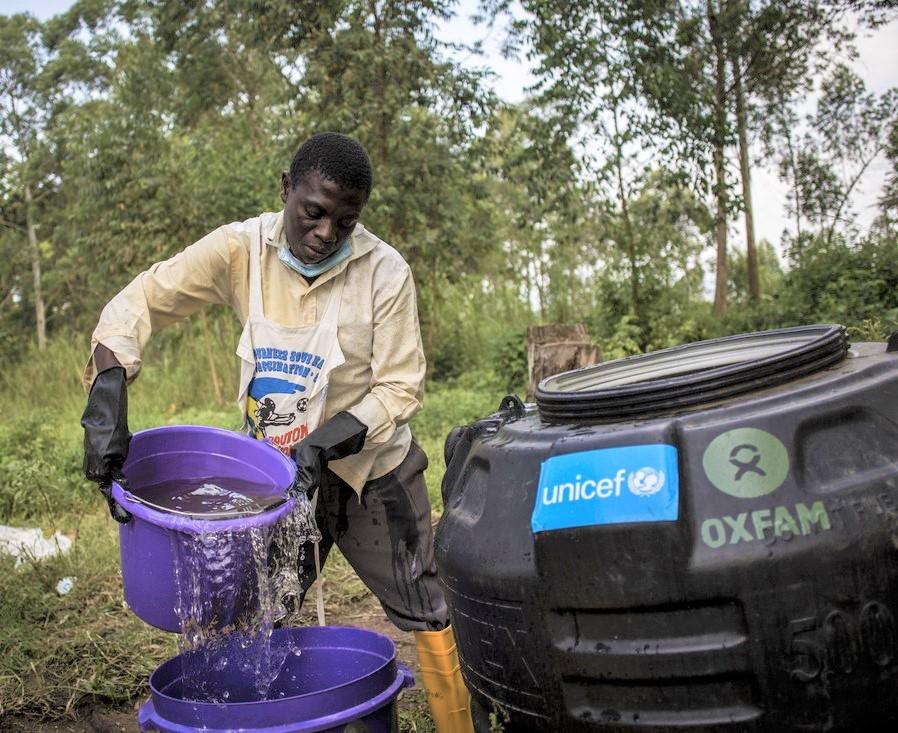 DRC hand washing chlorination, Oxfam
