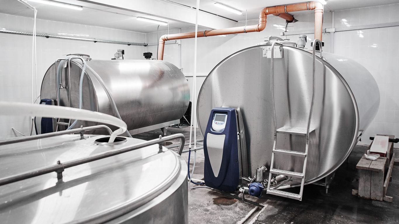 bulk milk tanks