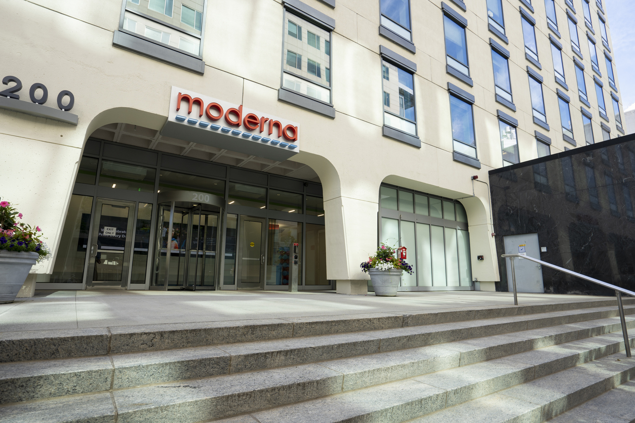 moderna outside