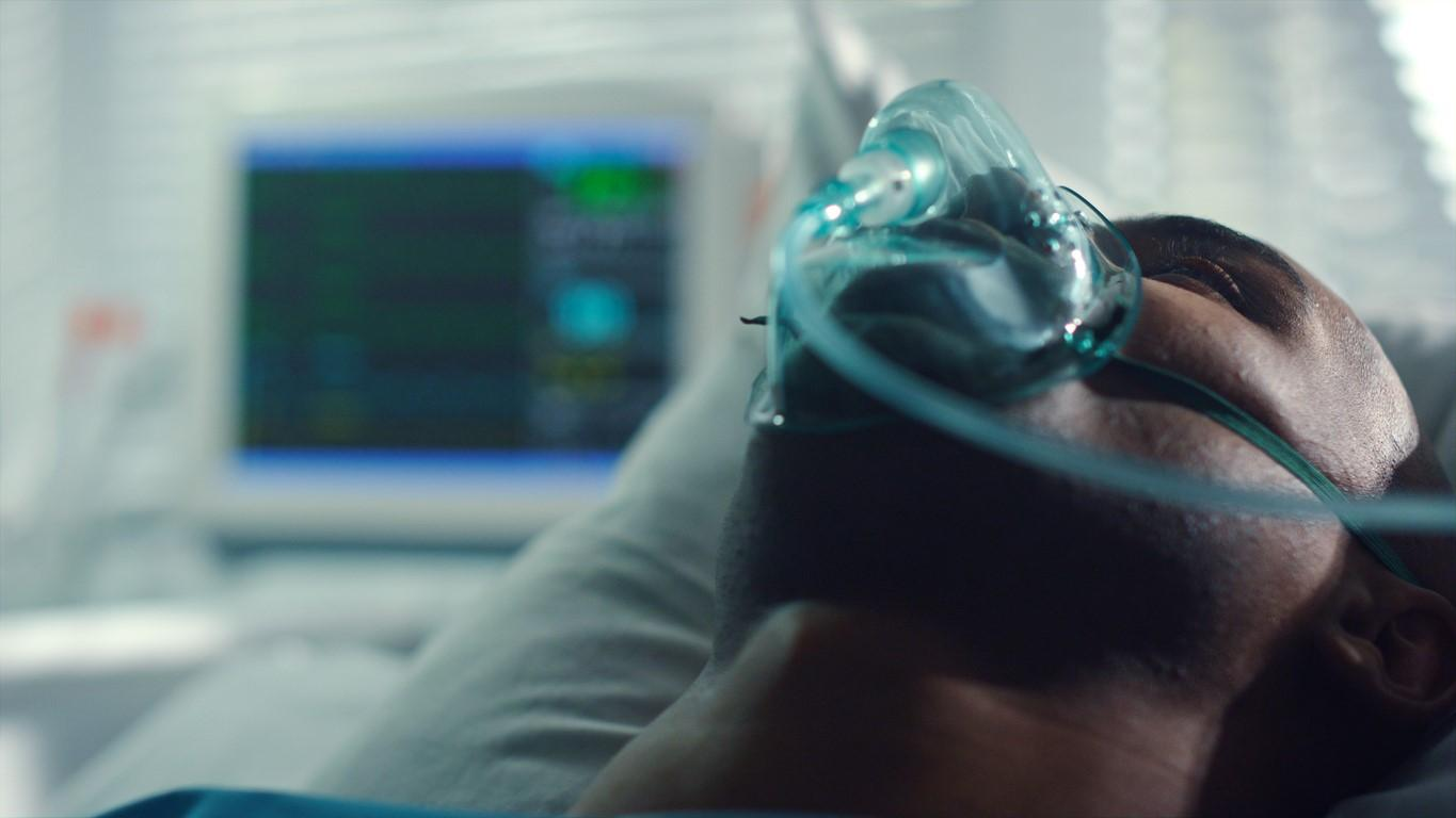 Flu or COVID patient in hospital