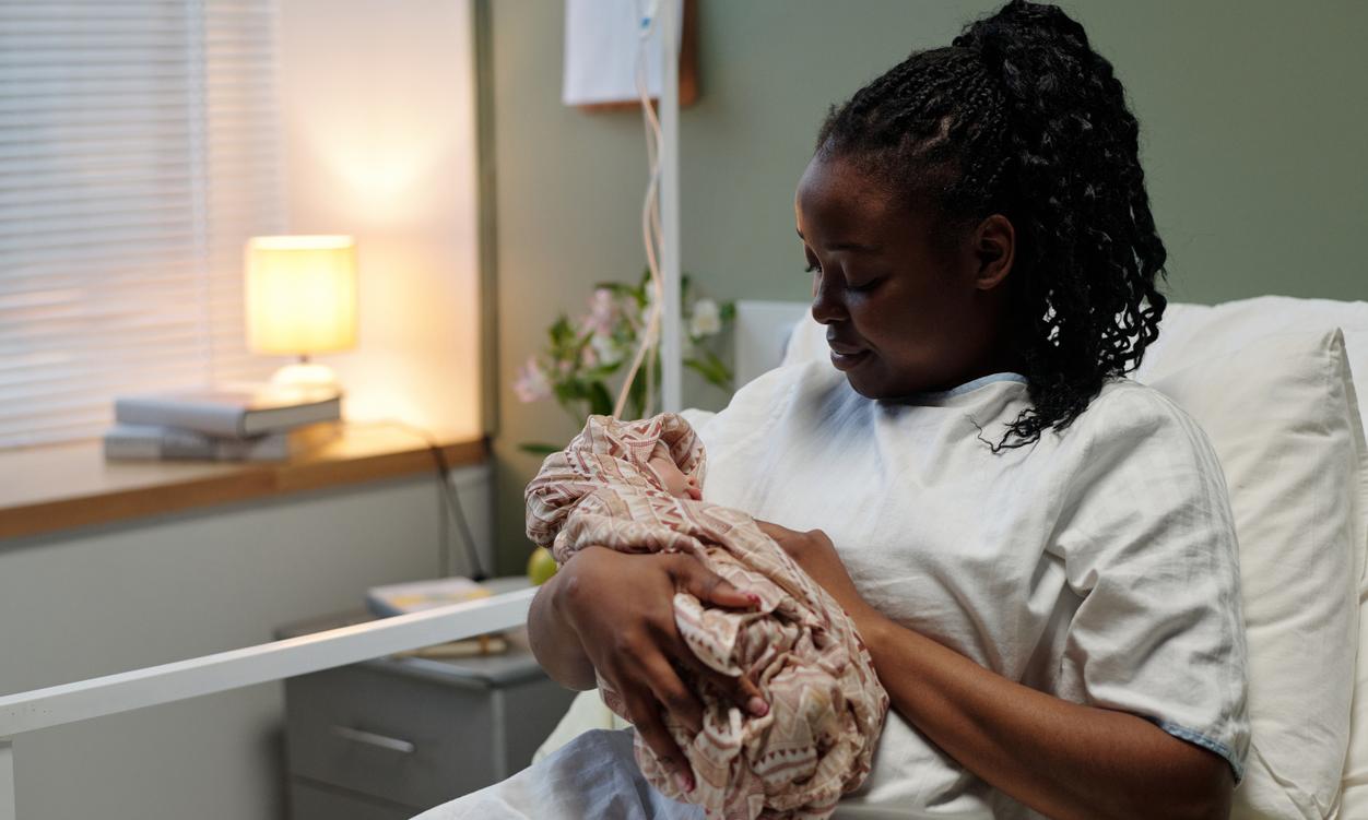 Mom in hospital with newborn