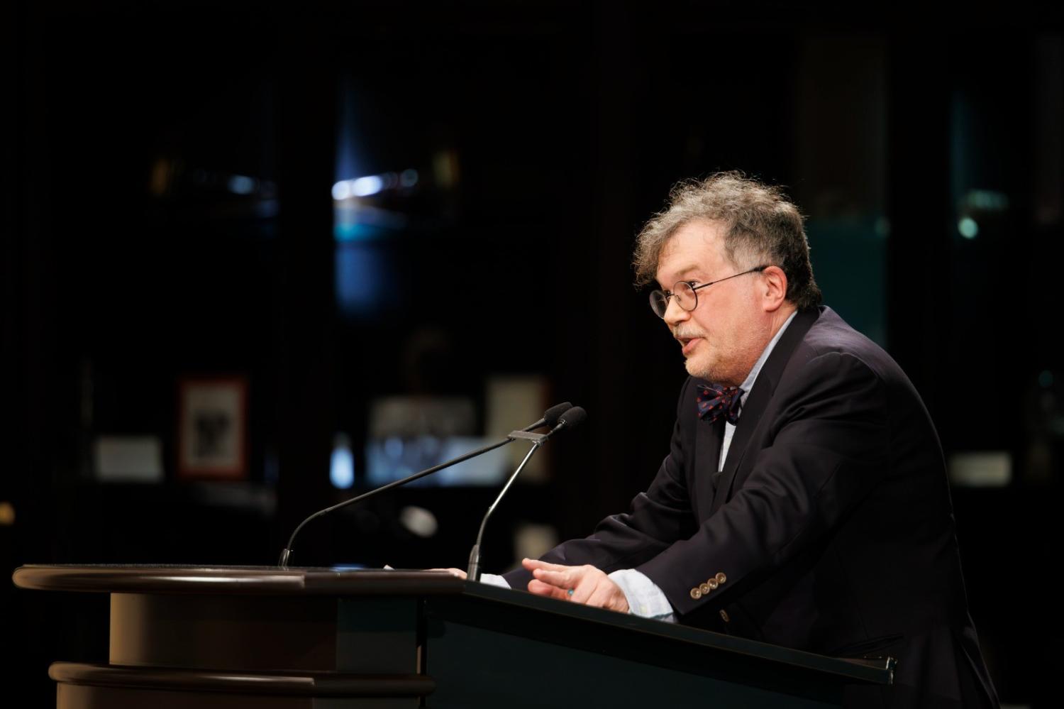 Peter Hotez at podium