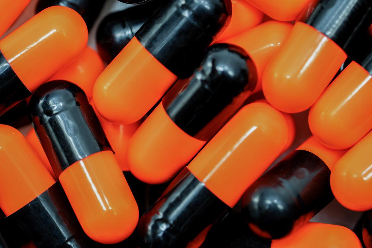 orange black capsules