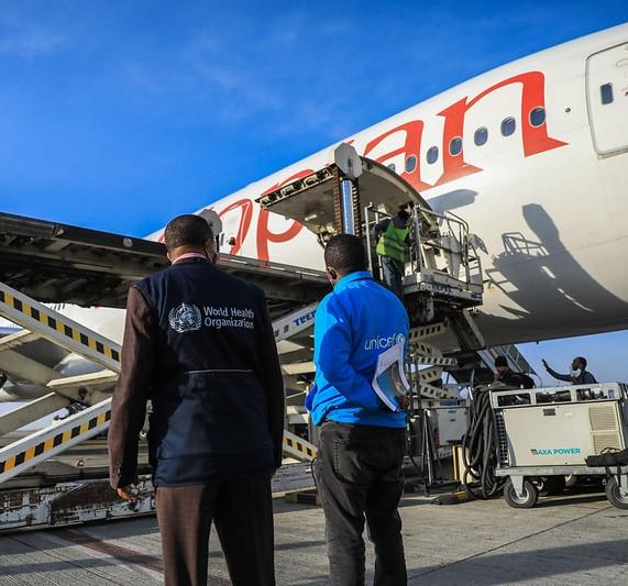 Airplane COVID vaccine shipment