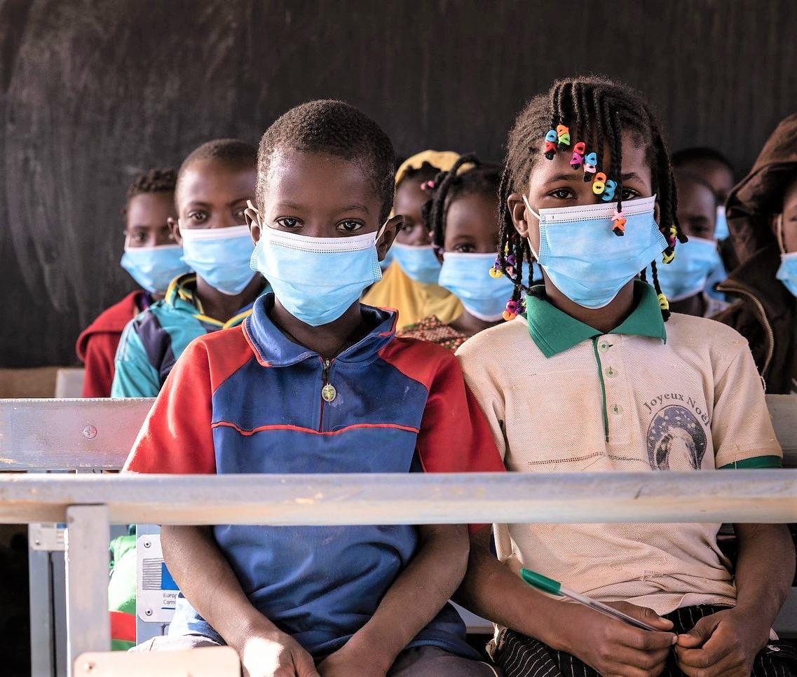 Burkina Faso schoolchildren wearing masks