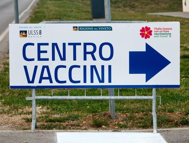 COVID vaccination sign in Italy