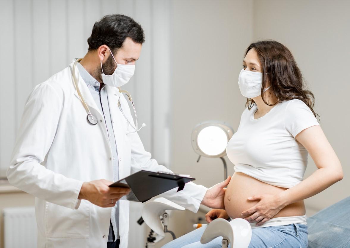 Doctor with pregnant woman