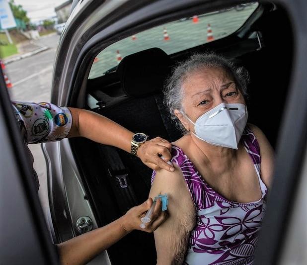 Drive-up COVID vaccination in Brazil