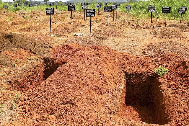 Ebola graves