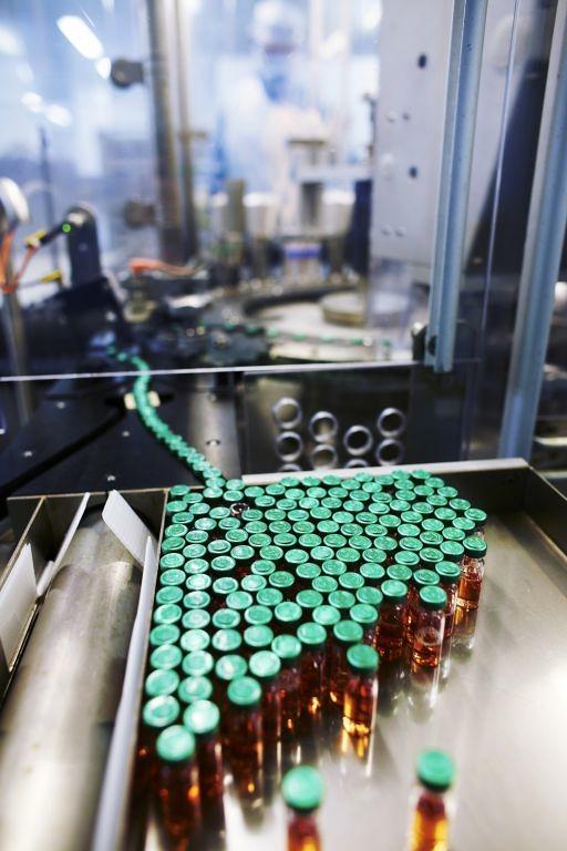 Filling and freeze-drying vaccine bottles