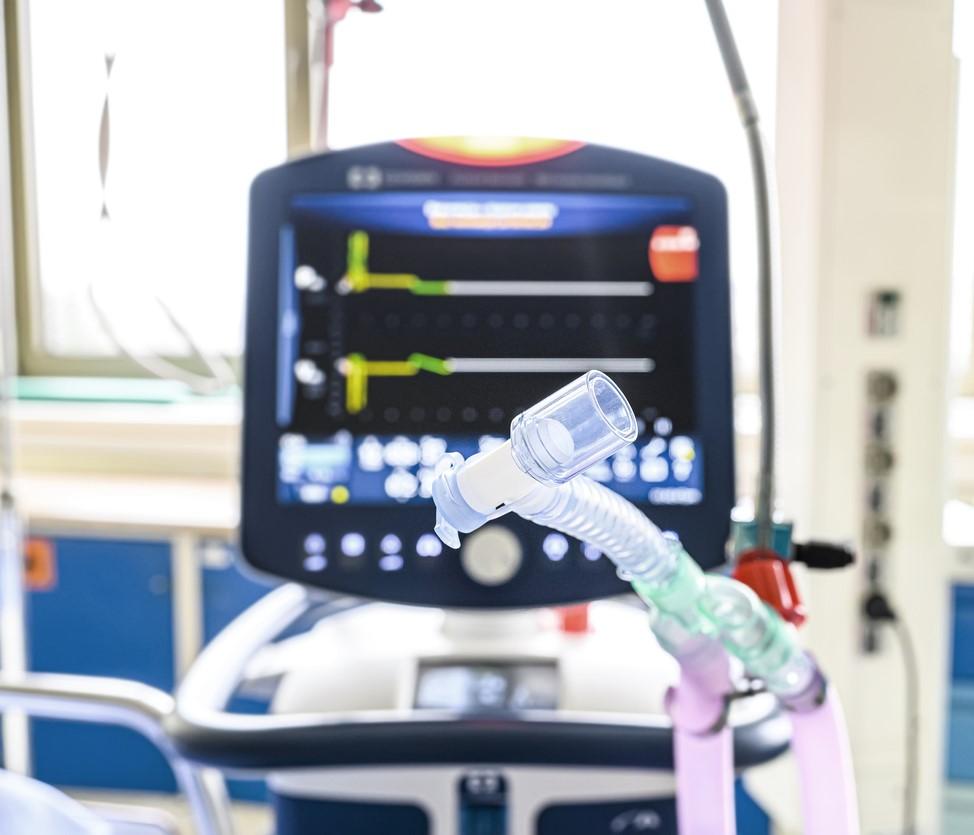 Hospital ventilator machine