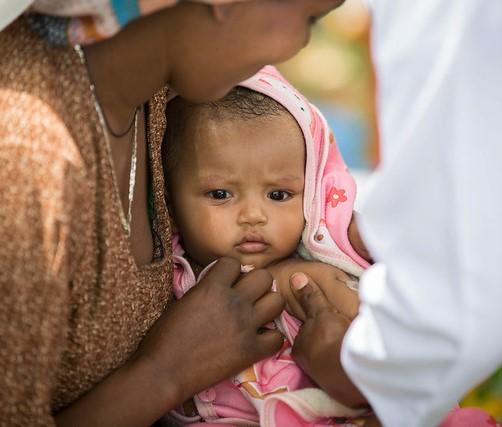 Measles vaccination in baby