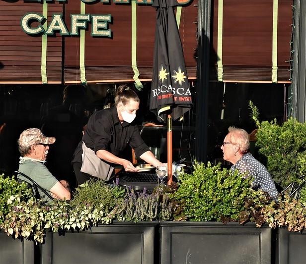 Outdoor restaurant dining