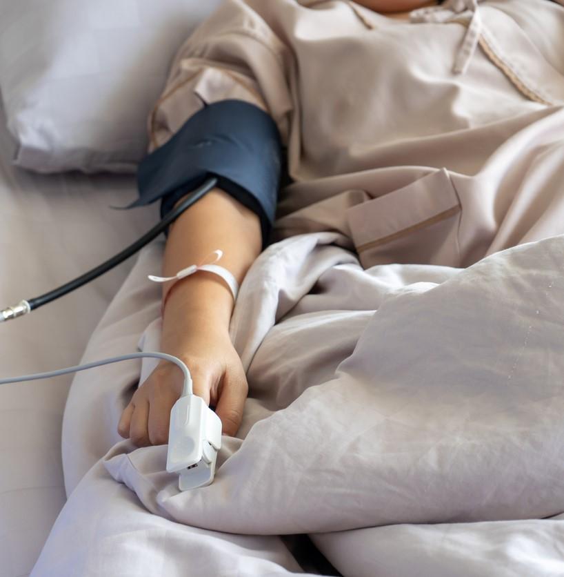 Patient with pulse oximeter