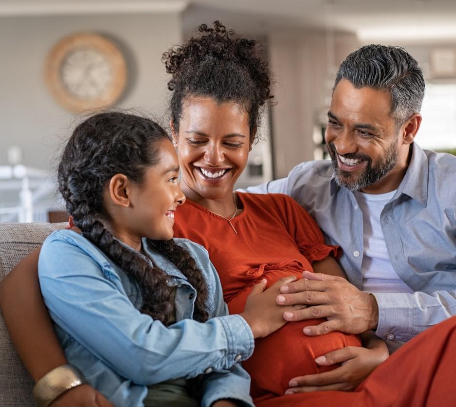 Pregnant mom with family