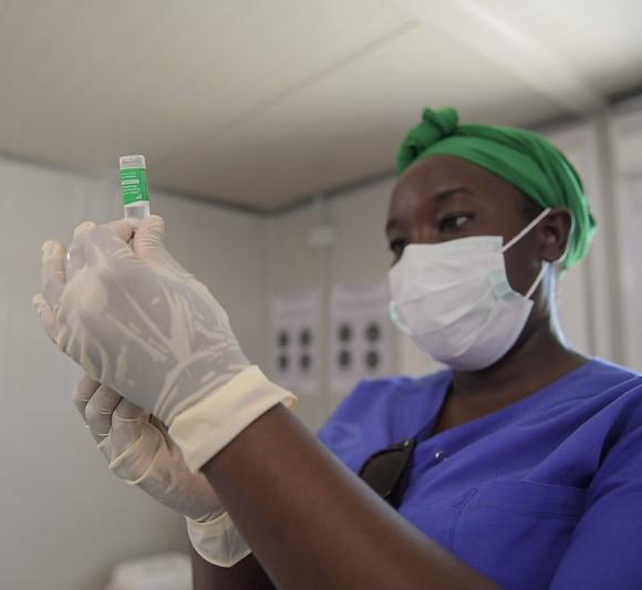 COVID vaccine worker in Somalia