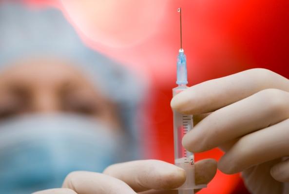 Vaccine syringe