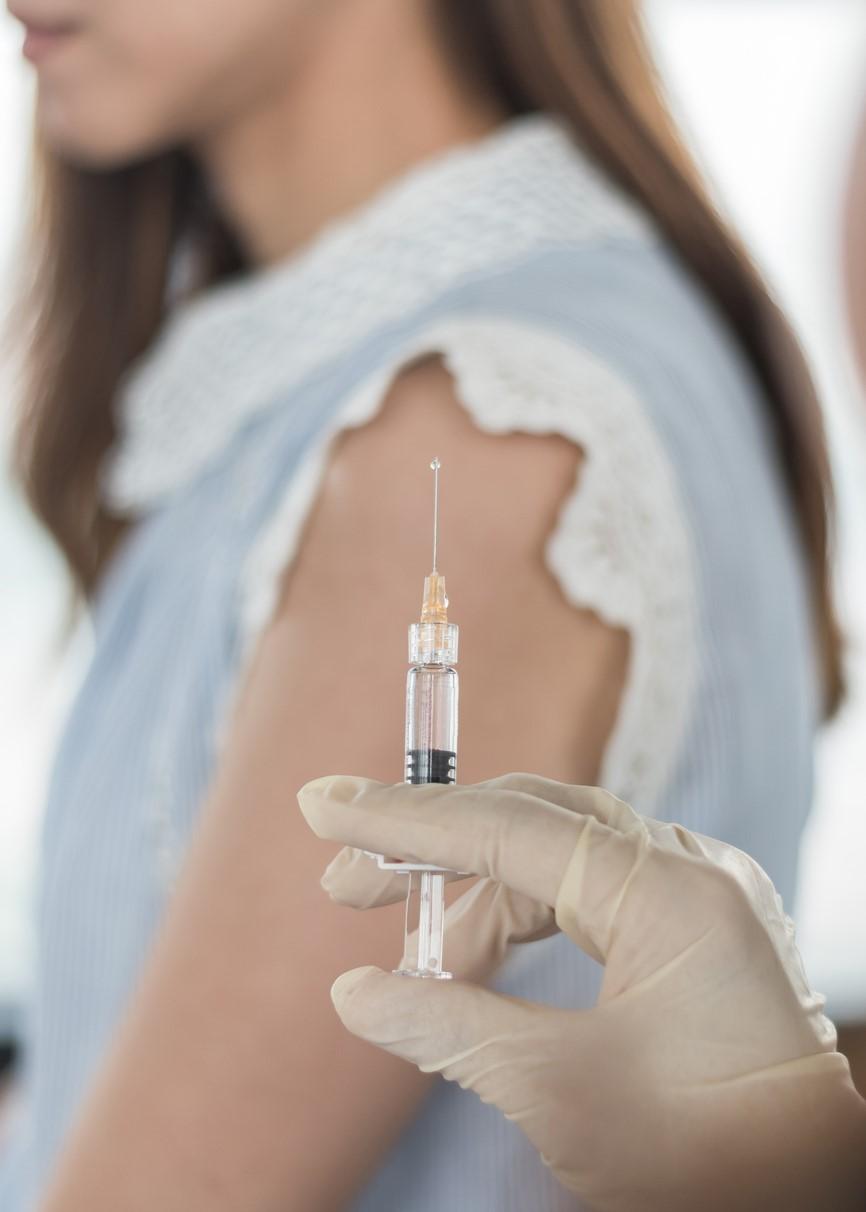 Vaccine syringe
