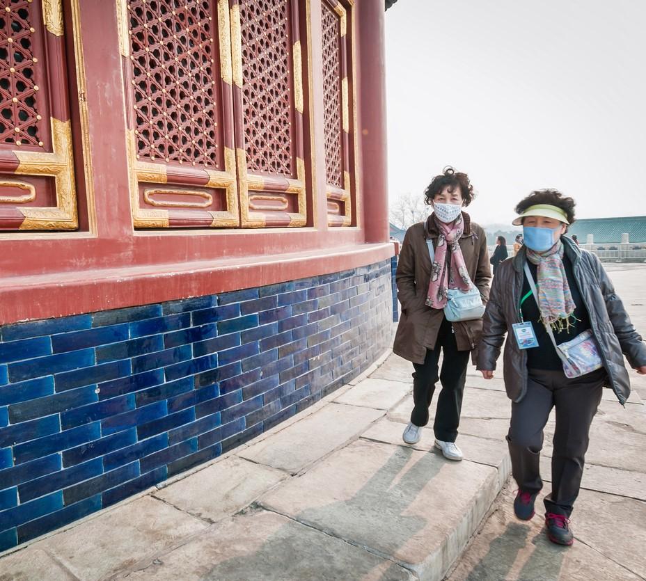 Women wearing masks in Beijing