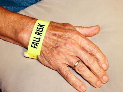 Patient with fall risk bracelet
