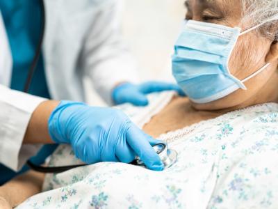 older woman auscultation