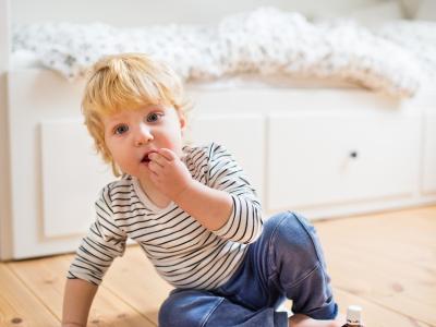 Toddler finding drugs