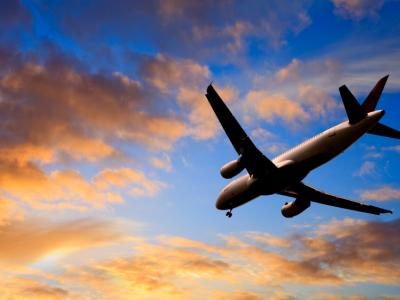 Commercial airliner