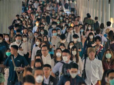 Asian crowd wearing masks