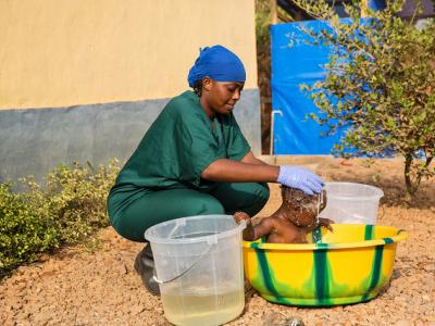 Baby bath in Ebola ETU