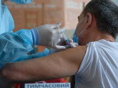 COVID-19 immunization in Ukraine