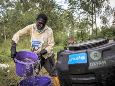 DRC hand washing chlorination, Oxfam
