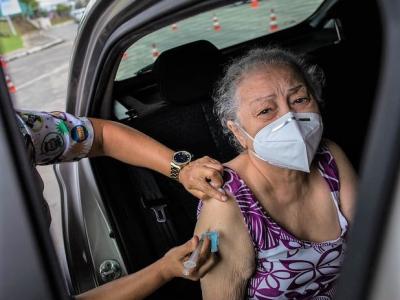 Drive-up COVID vaccination in Brazil