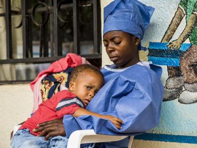 Mother and child in Ebola region