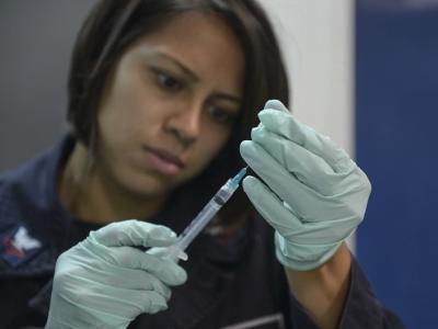 Filling syringe