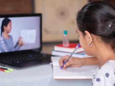 girl distance learning