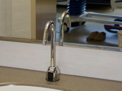 Hospital room sink