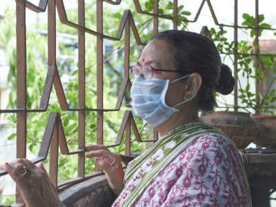 Kolkata woman in pandemic lockdown