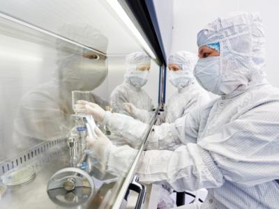 Lab workers