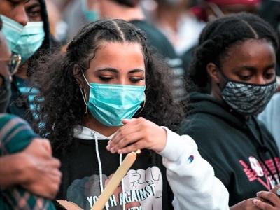 Mask wearing at vigil