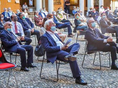 Outdoor physical distancing in Italy