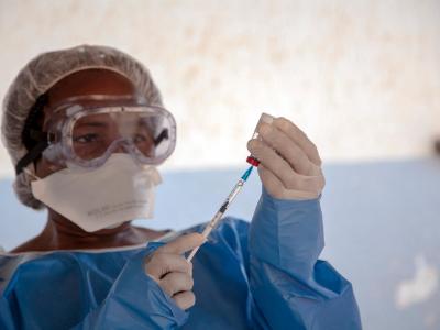 Ebola vaccinator