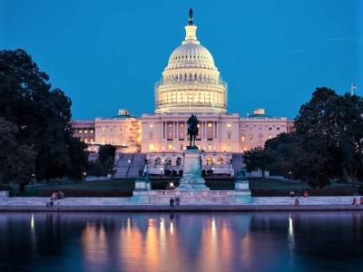 US Capitol at night