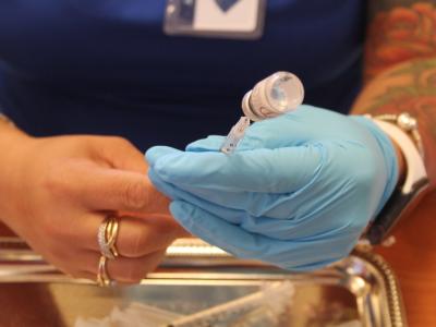 Vax syringe