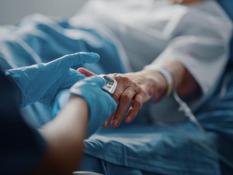 Hospital patient pulse oximeter