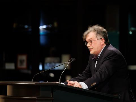 Peter Hotez at podium