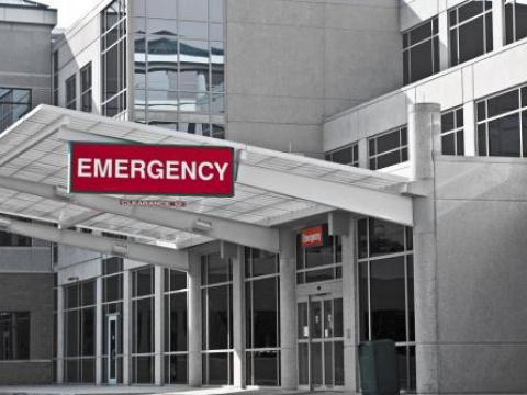 Emergency department sign at hospital