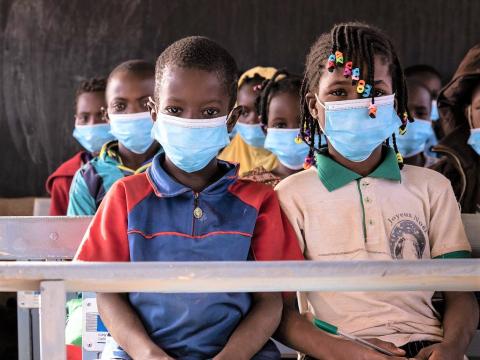 Burkina Faso schoolchildren wearing masks