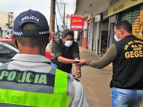 Distrubuting masks in Brazil