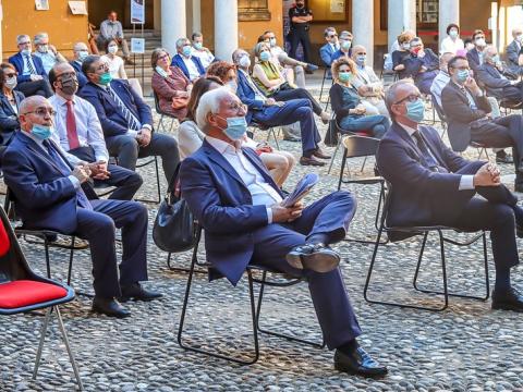 Outdoor physical distancing in Italy