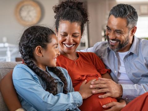 Pregnant mom with family